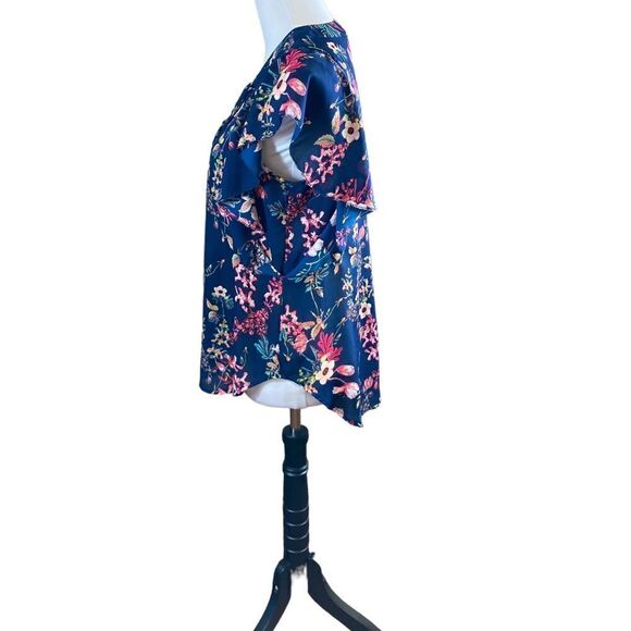 2 Medium Printed Blouses, Size M - Picture 4 of 14